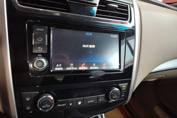Used Nissan Teana 2016 2.0L XL-Upper Smart Edition Audio And AC Panel