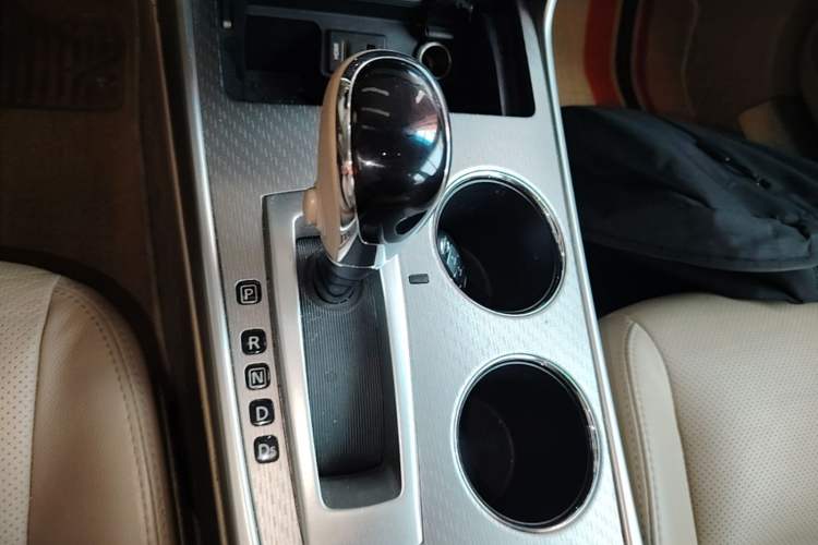 Used Nissan Teana 2016 2.0L XL-Upper Smart Edition Gear Lever