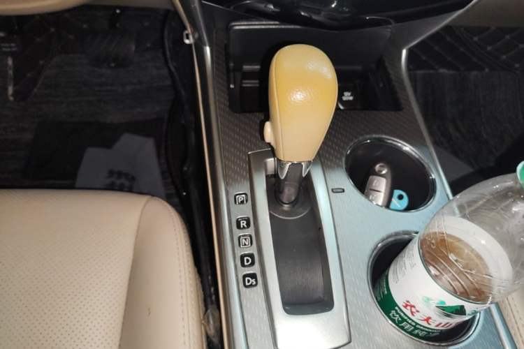 Used Nissan Teana 2016 2.0L XE Fashion Edition Gear Lever