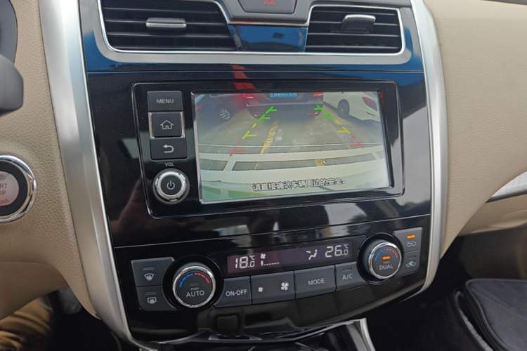 Used Nissan Teana 2016 Revised Version 2.0L XL Comfort Edition Audio And AC Panel