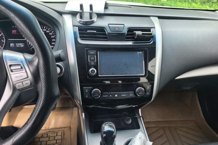Used Nissan Teana 2016 2.0L XL Comfort Edition Audio And AC Panel