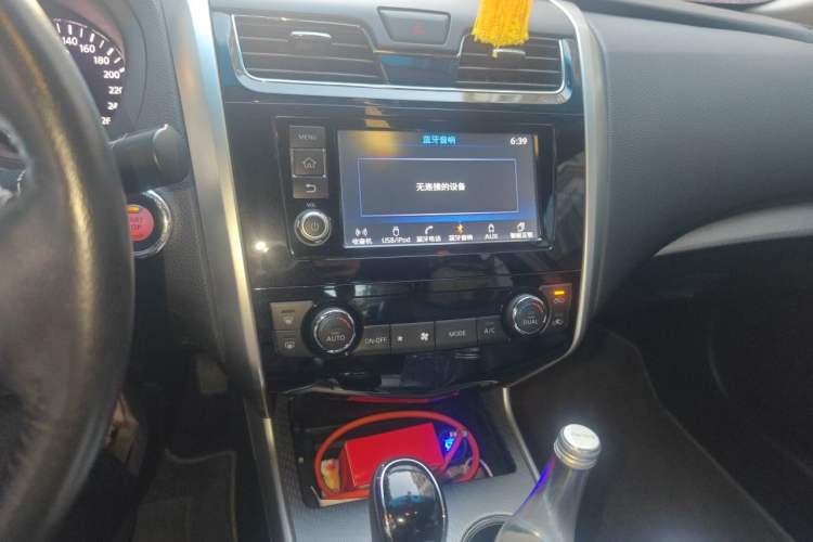 Used Nissan Teana 2016 Revised Version 2.0L XL Comfort Edition Audio And AC Panel
