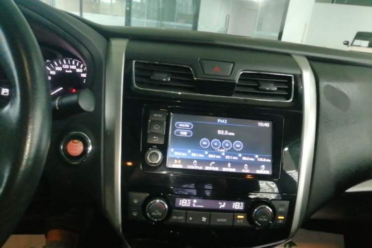 Used Nissan Teana 2016 Revised Version 2.0L XL Comfort Edition Audio And AC Panel