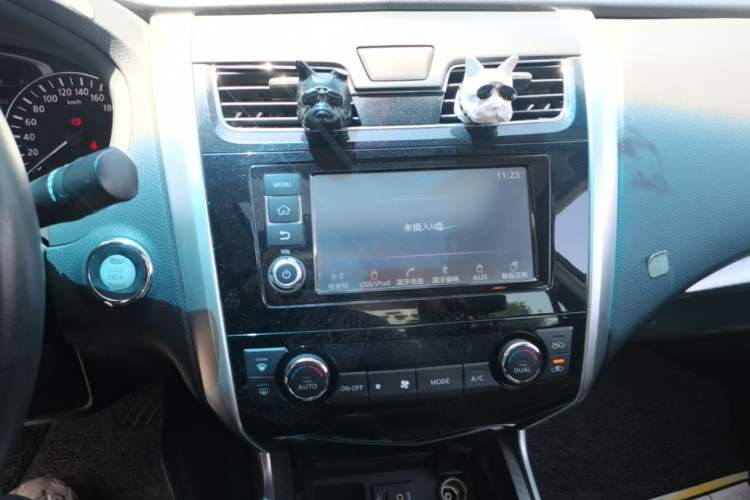 Used Nissan Teana 2016 2.0L XL Comfort Edition Audio And AC Panel