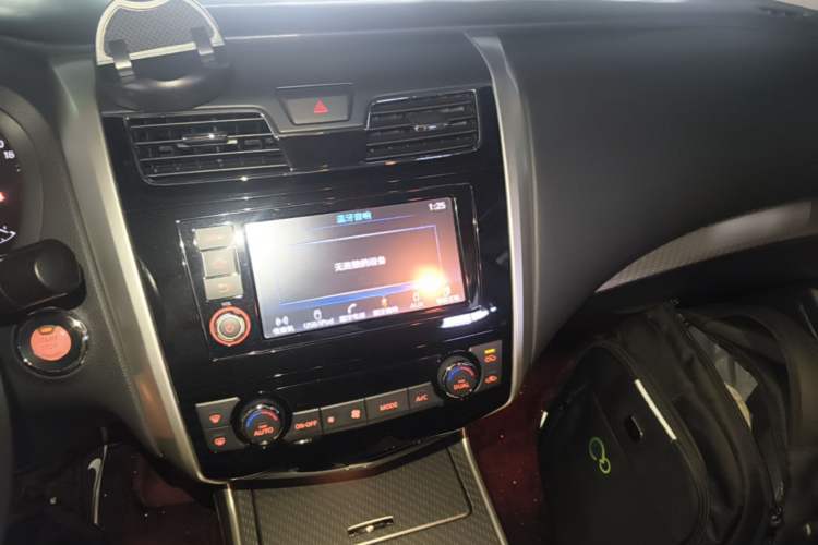 Used Nissan Teana 2016 2.0L XL Comfort Edition Audio And AC Panel