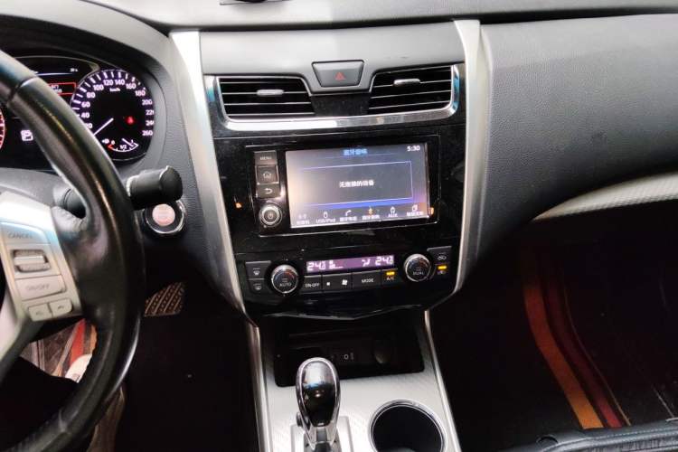 Used Nissan Teana 2016 2.0L XL Comfort Edition Audio And AC Panel