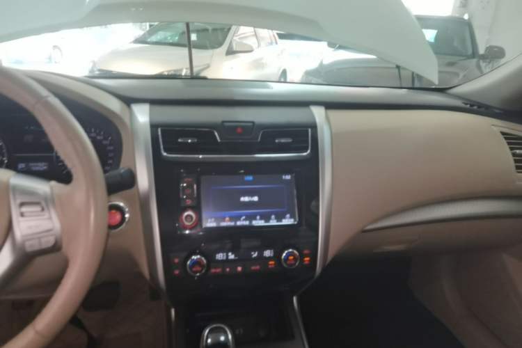 Used Nissan Teana 2016 2.0L XL Comfort Edition Audio And AC Panel