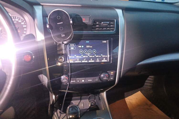 Used Nissan Teana 2016 2.0L XL Comfort Edition Audio And AC Panel