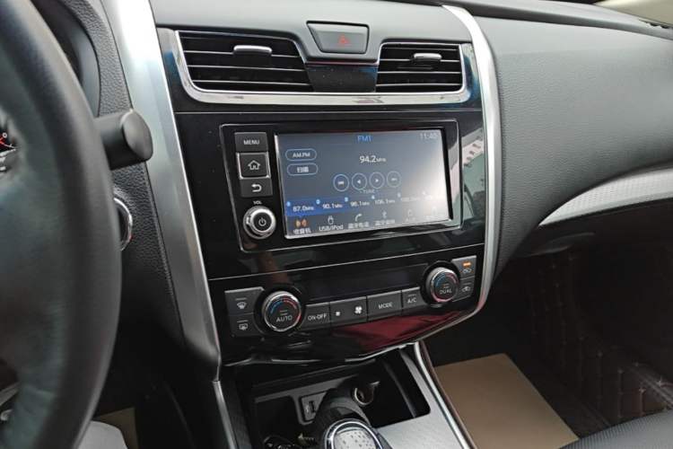 Used Nissan Teana 2016 Revised Version 2.0L XL Comfort Edition Audio And AC Panel