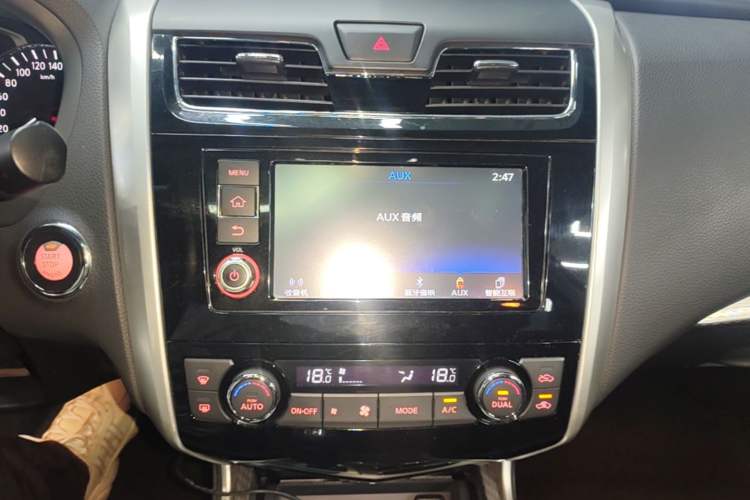 Used Nissan Teana 2016 2.0L XL Comfort Edition Audio And AC Panel