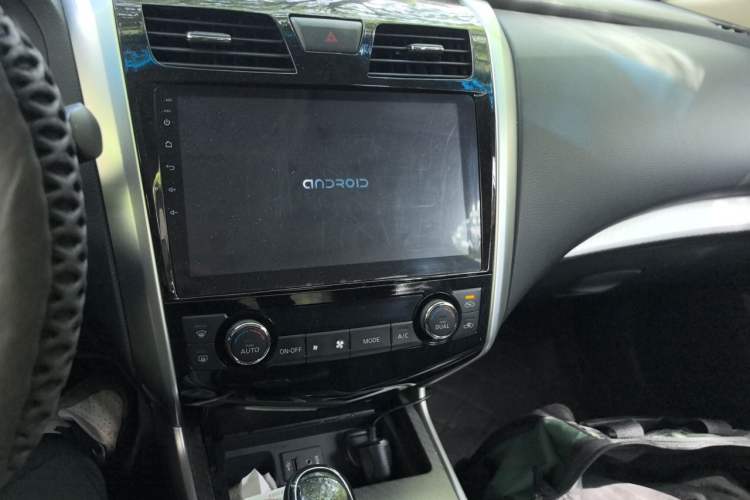 Used Nissan Teana 2016 Revised Version 2.0L XL Comfort Edition Audio And AC Panel
