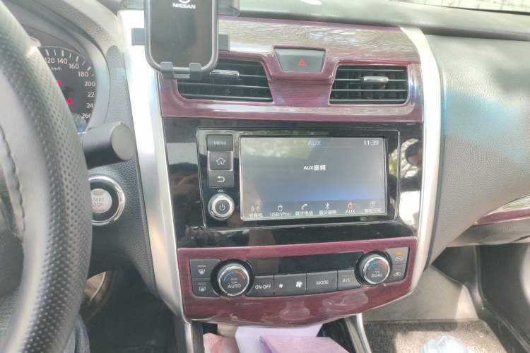 Used Nissan Teana 2016 2.0L XL-Upper Smart Edition Audio And AC Panel