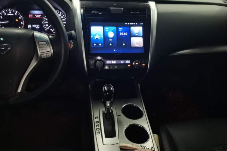 Used Nissan Teana 2016 Revised Version 2.0L XL Comfort Edition Audio And AC Panel