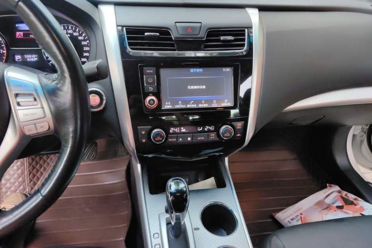 Used Nissan Teana 2016 Revised Version 2.0L XL Comfort Edition Audio And AC Panel