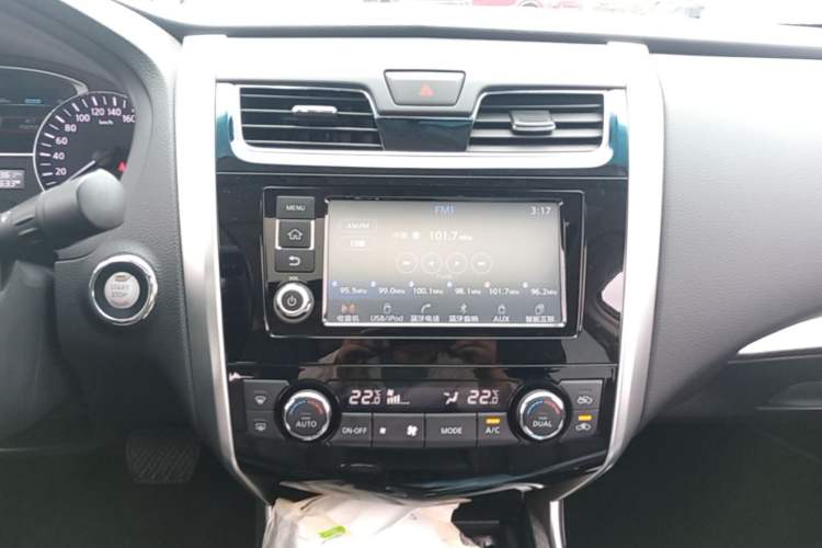 Used Nissan Teana 2016 2.5L XL Comfort Edition Audio And AC Panel
