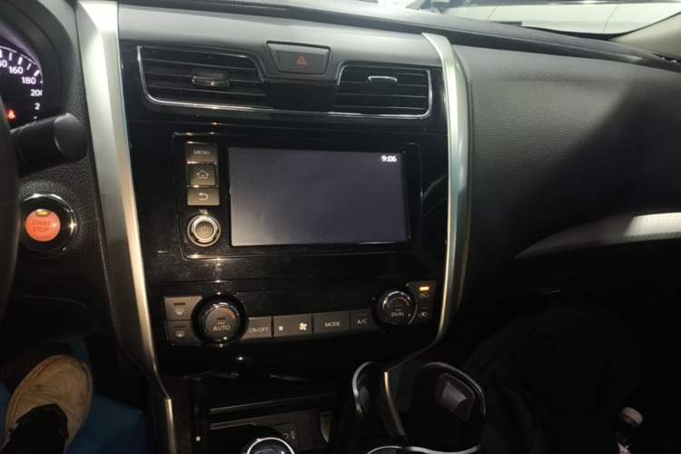 Used Nissan Teana 2016 Revised Version 2.0L XL Comfort Edition Audio And AC Panel