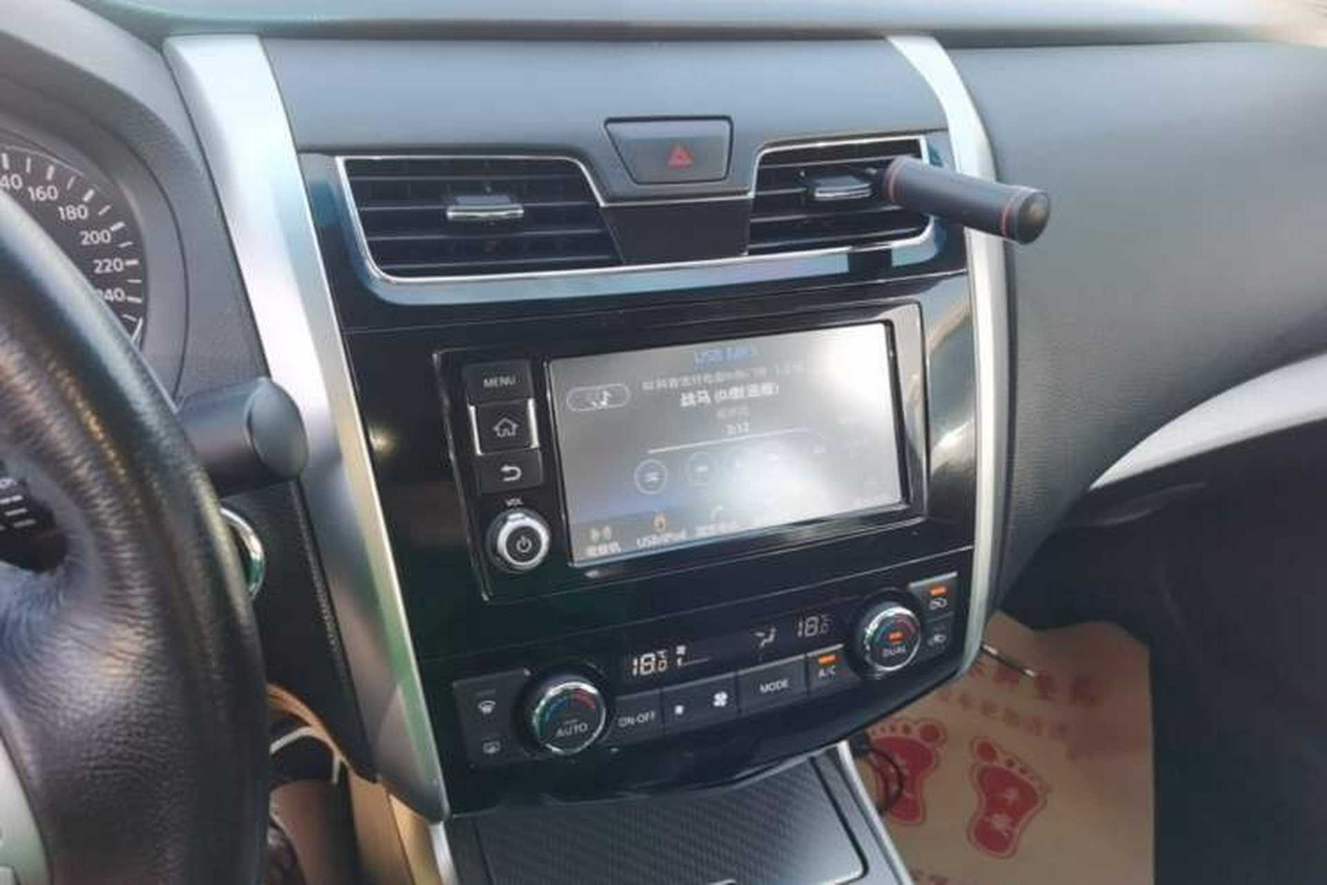Used Nissan Teana 2016 Revised Version 2.0L XL Comfort Edition Audio And AC Panel