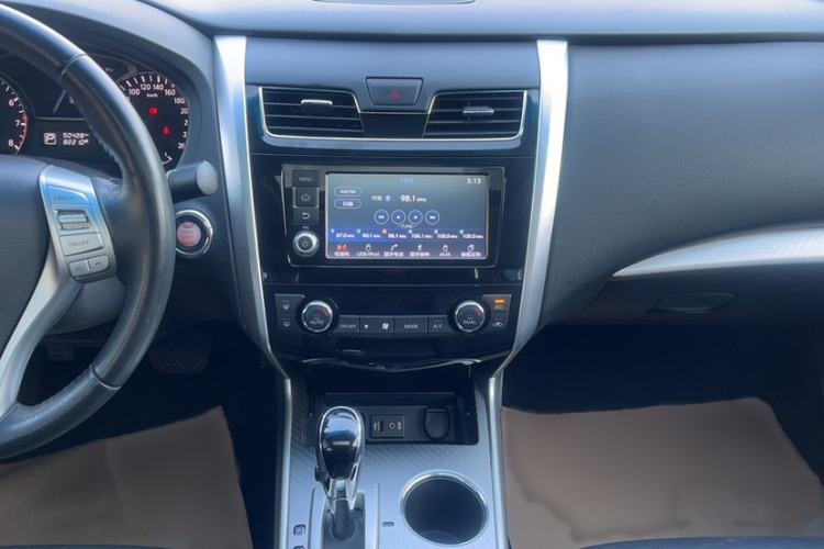 Used Nissan Teana 2016 Revised Version 2.0L XL Comfort Edition Audio And AC Panel