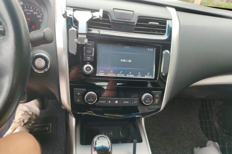 Used Nissan Teana 2016 2.0L XE Fashion Edition Audio And AC Panel