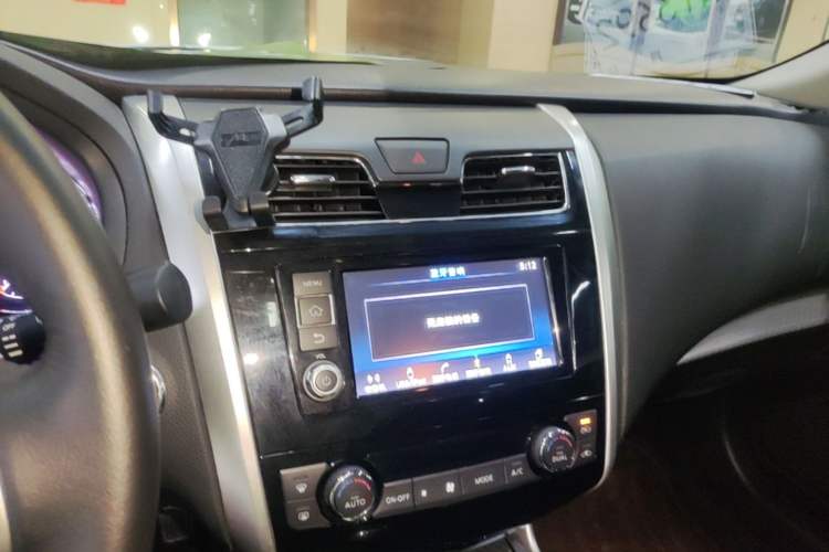 Used Nissan Teana 2016 Revised Version 2.0L XL Comfort Edition Audio And AC Panel