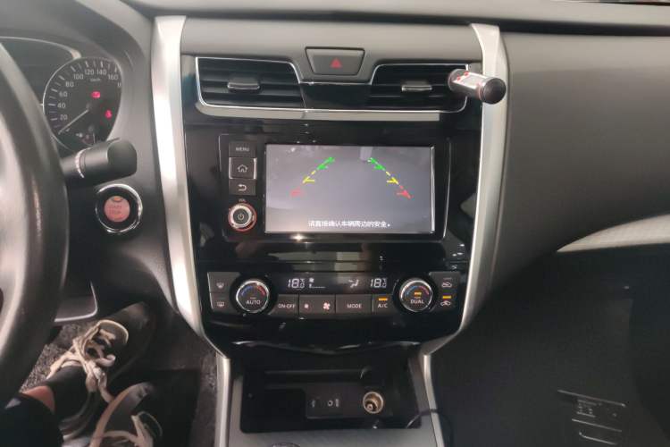 Used Nissan Teana 2016 Revised Version 2.0L XL Comfort Edition Audio And AC Panel