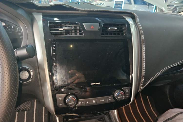 Used Nissan Teana 2016 2.5L XL-UpperNAVI Tech Prestige Edition Audio And AC Panel