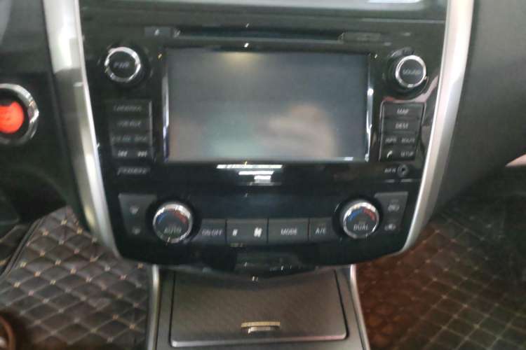 Used Nissan Teana 2016 2.5L XL-UpperNAVI Tech Prestige Edition Audio And AC Panel