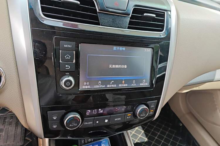 Used Nissan Teana 2016 2.0L XL Comfort Edition Audio And AC Panel