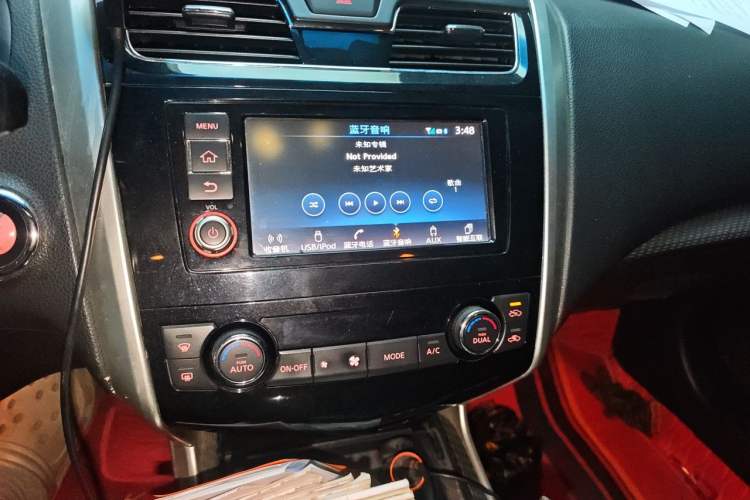 Used Nissan Teana 2016 Revised Version 2.0L XL Comfort Edition Audio And AC Panel