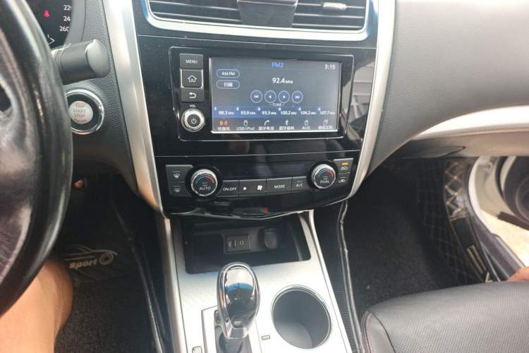 Used Nissan Teana 2016 Revised Version 2.0L XL Comfort Edition Audio And AC Panel