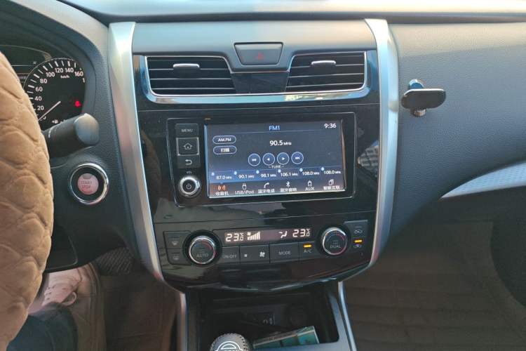 Used Nissan Teana 2016 Revised Version 2.0L XL Comfort Edition Audio And AC Panel