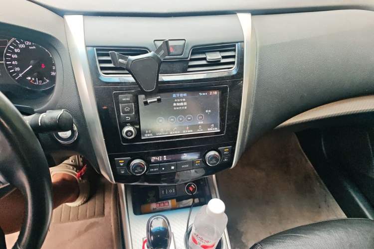 Used Nissan Teana 2016 Revised Version 2.0L XL Comfort Edition Audio And AC Panel