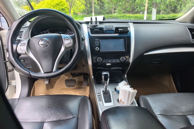 Used Nissan Teana 2016 2.0L XL Comfort Edition Center Console