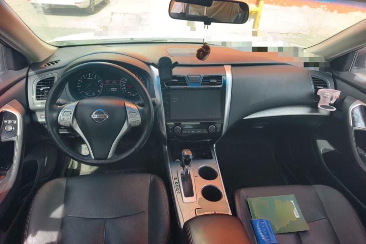 Used Nissan Teana 2016 Revised Version 2.0L XL Comfort Edition Center Console