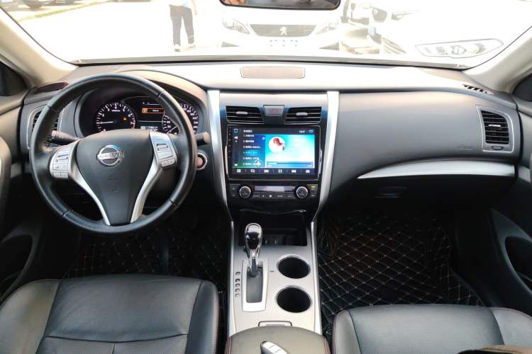 Used Nissan Teana 2016 2.0L XL Comfort Edition Center Console