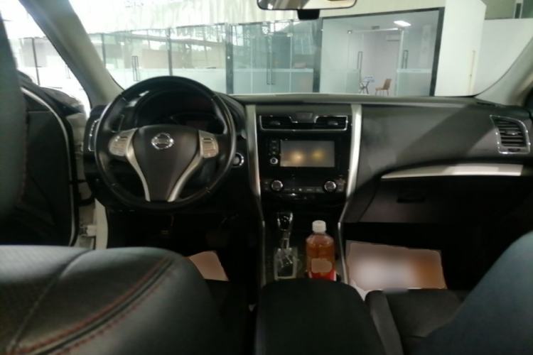 Used Nissan Teana 2016 Revised Version 2.0L XL Comfort Edition Center Console
