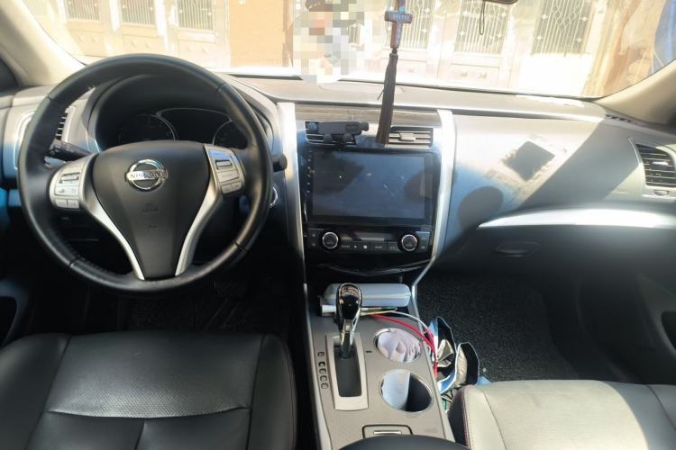 Used Nissan Teana 2016 Revised Version 2.0L XL Comfort Edition Center Console