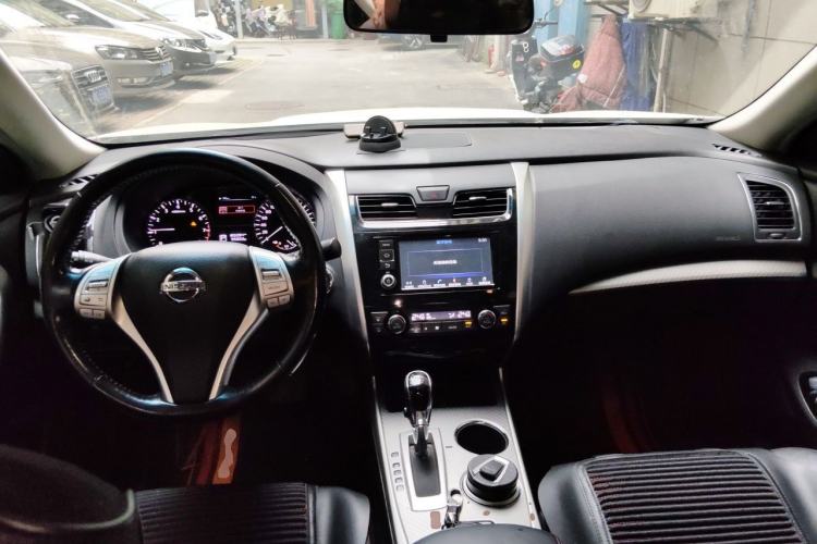 Used Nissan Teana 2016 2.0L XL Comfort Edition Center Console