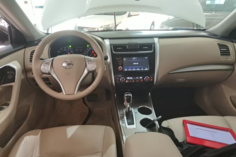 Used Nissan Teana 2016 2.0L XL Comfort Edition Center Console