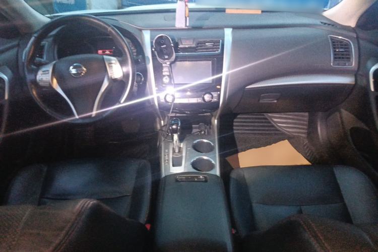 Used Nissan Teana 2016 2.0L XL Comfort Edition Center Console