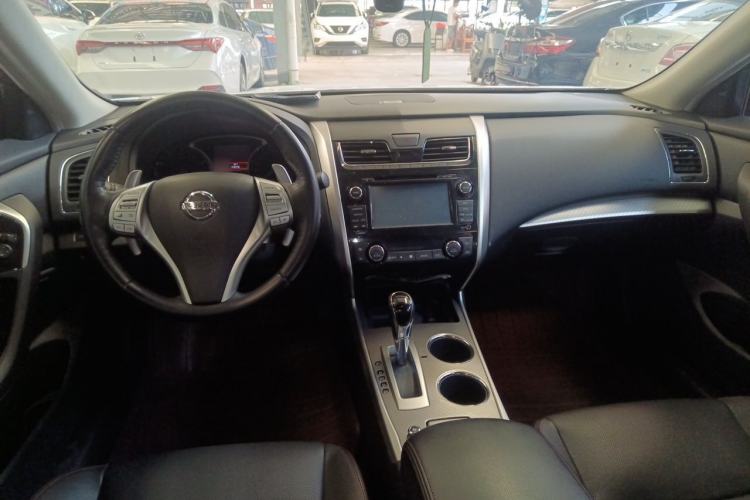 Used Nissan Teana 2016 2.5L XL-UpperNAVI Tech Prestige Edition Center Console