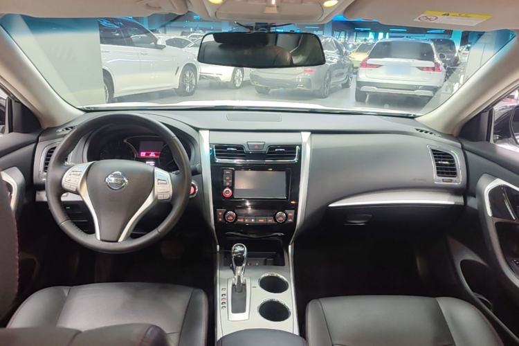 Used Nissan Teana 2016 2.0L XL Comfort Edition Center Console