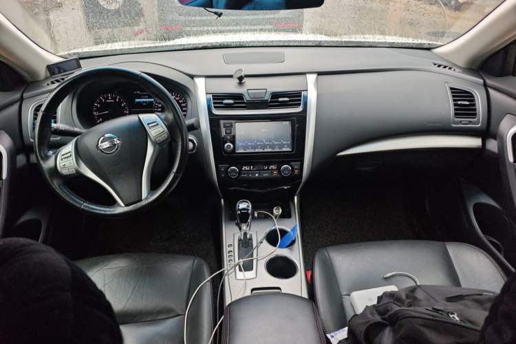 Used Nissan Teana 2016 2.0L XL Comfort Edition Center Console