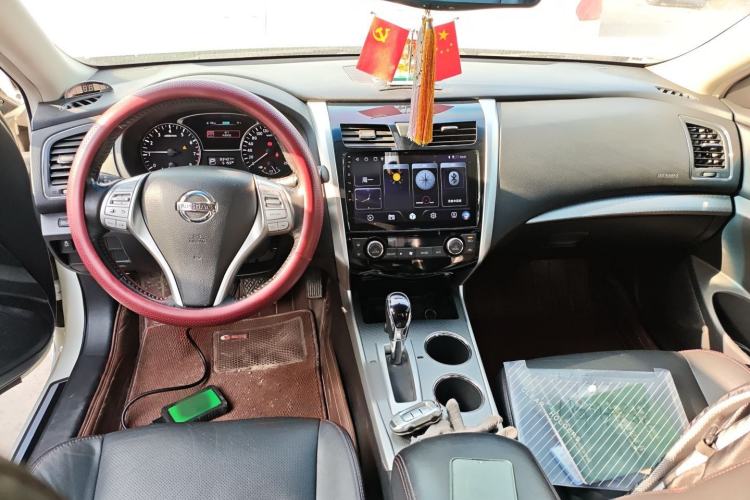 Used Nissan Teana 2016 Revised Version 2.0L XL Comfort Edition Center Console