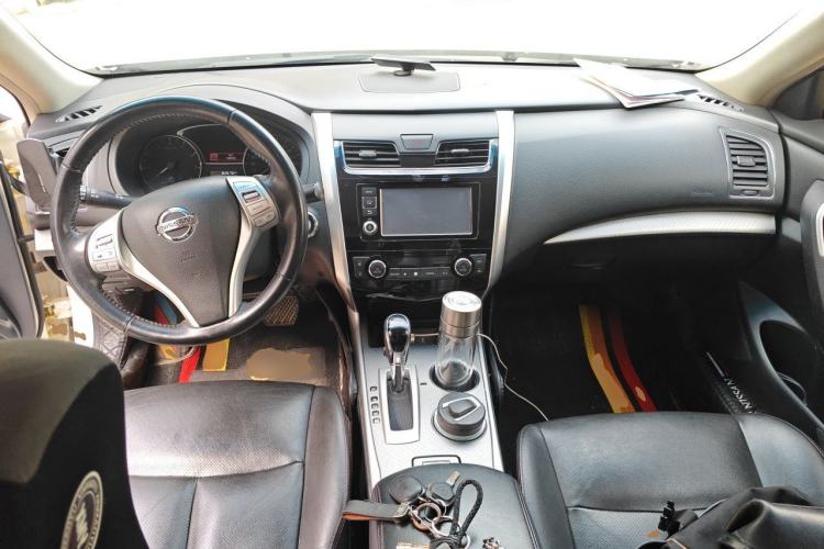 Used Nissan Teana 2016 2.0L XL Comfort Edition Center Console