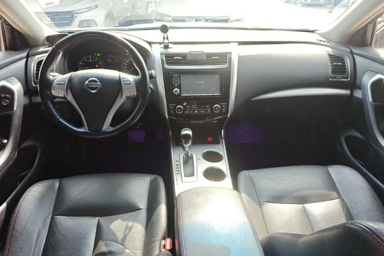 Used Nissan Teana 2016 2.0L XL Comfort Edition Center Console