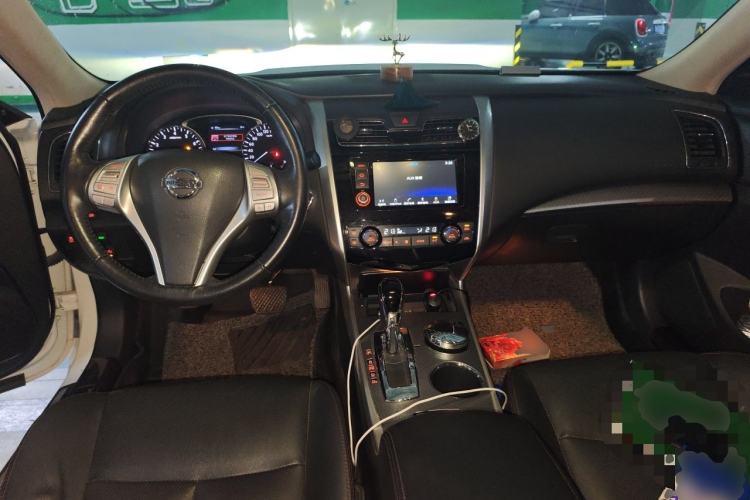 Used Nissan Teana 2016 2.0L XL-Upper Smart Edition Center Console