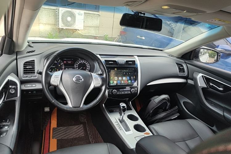 Used Nissan Teana 2016 Revised Version 2.0L XL Comfort Edition Center Console