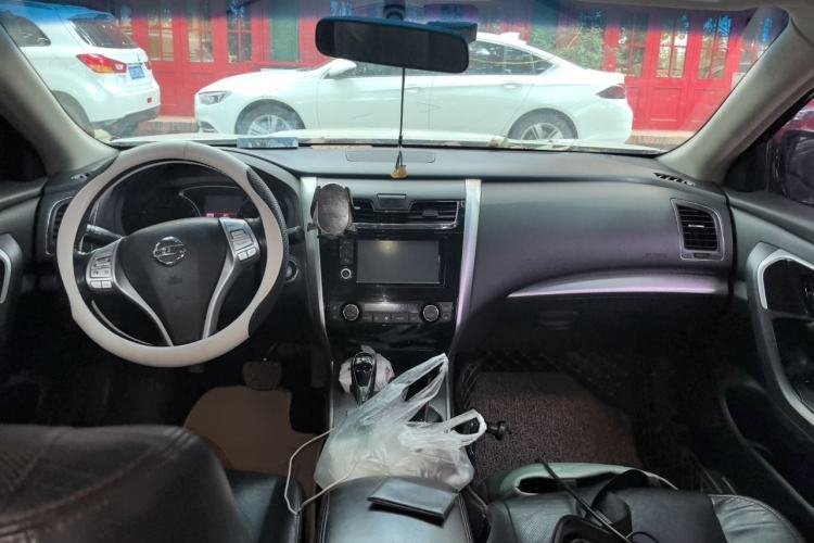 Used Nissan Teana 2016 2.0L XL Comfort Edition Center Console
