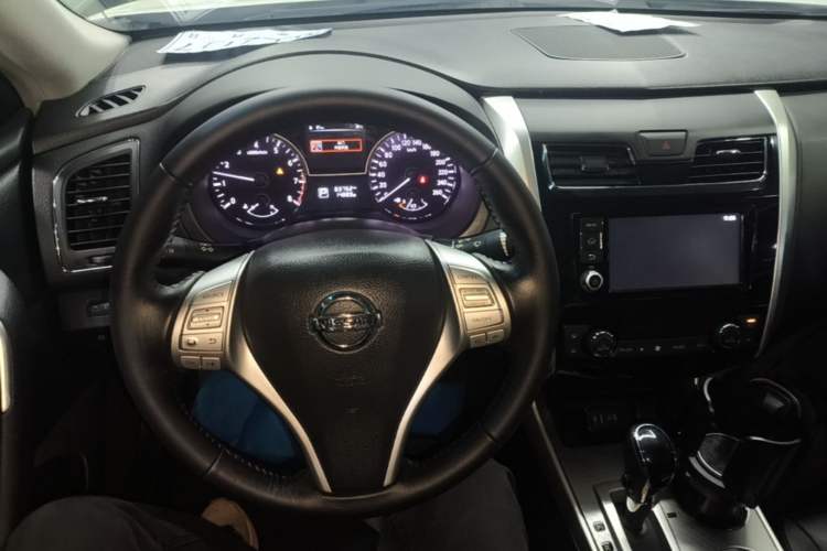 Used Nissan Teana 2016 Revised Version 2.0L XL Comfort Edition Center Console